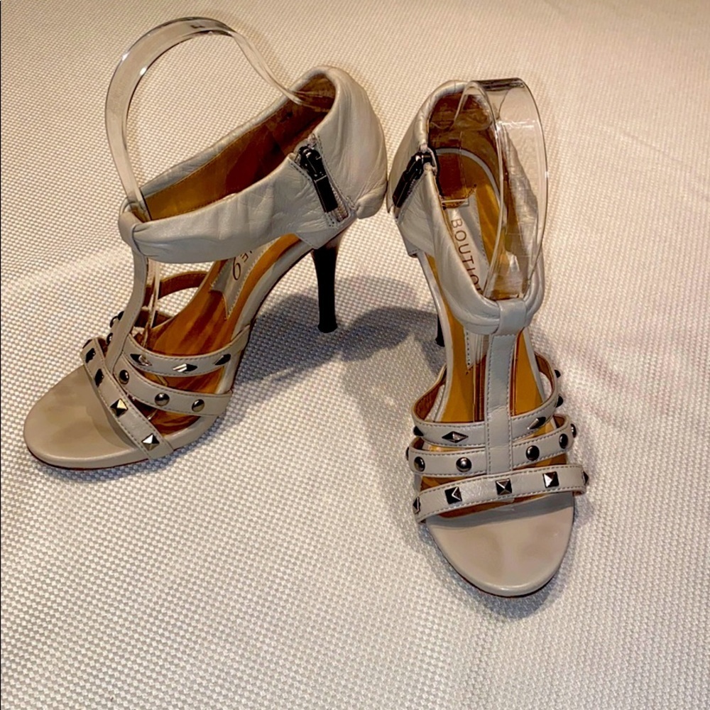 Boutique 9 Open-Toe Studded Leather Strappy High Heel Sandals With Zipper Sz 7.5